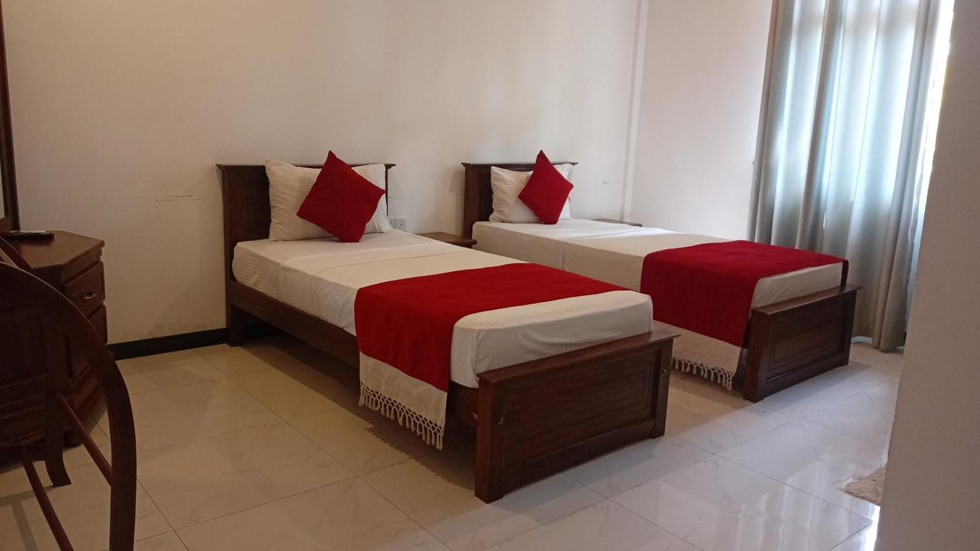 Oyo 278 Hotel Rivelka Kundasale Εξωτερικό φωτογραφία